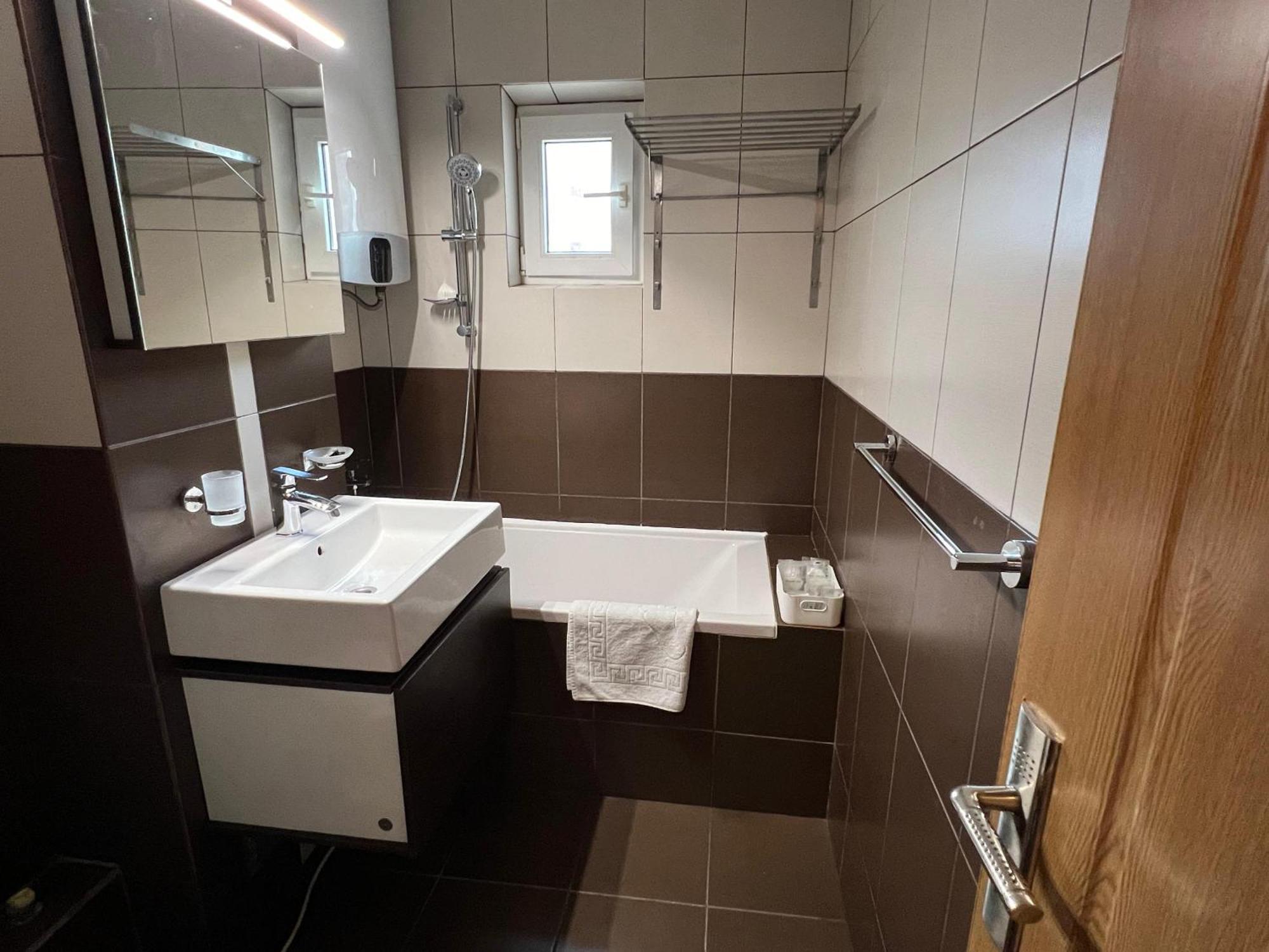 Miva Apartments Mangalia Eksteriør billede